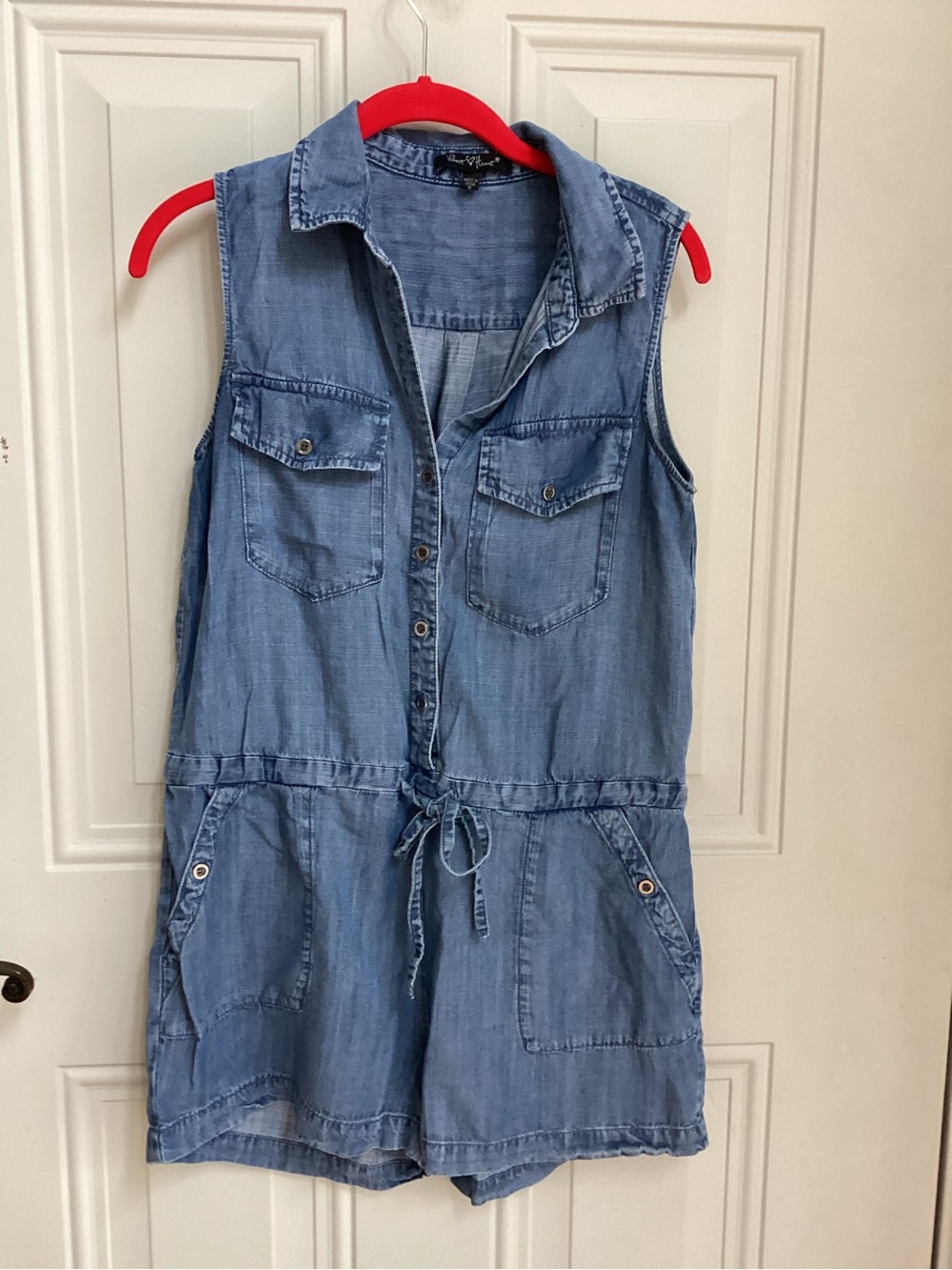 Velvet Heart Light Blue Chambray Sleeveless Romper